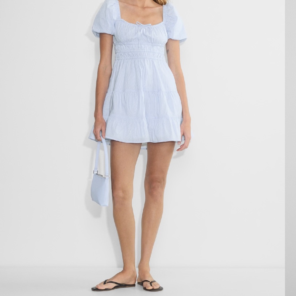 Aritzia Martine short sleeve dress light blue size Large NWT